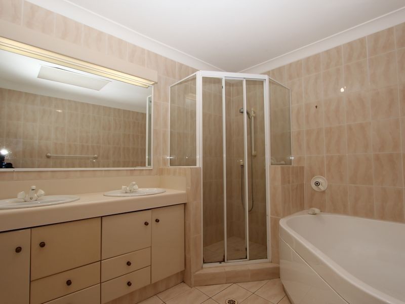 1/100 Morala Avenue, Runaway Bay QLD 4216