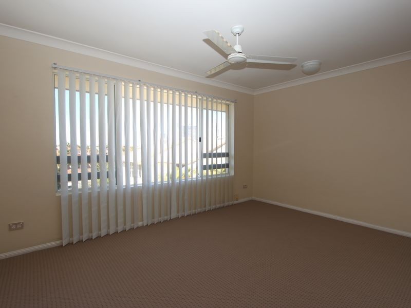 1/100 Morala Avenue, Runaway Bay QLD 4216