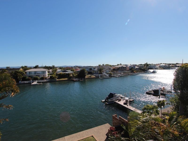 1/100 Morala Avenue, Runaway Bay QLD 4216