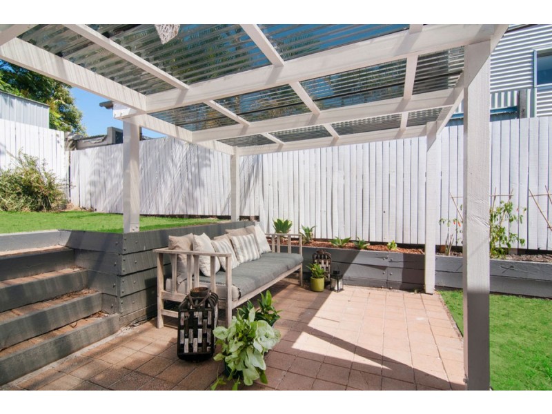 15 Bundarra Street, Coombabah QLD 4216