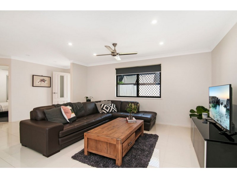 15 Bundarra Street, Coombabah QLD 4216