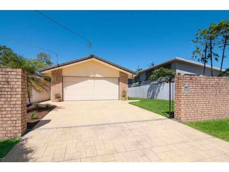 15 Bundarra Street, Coombabah QLD 4216