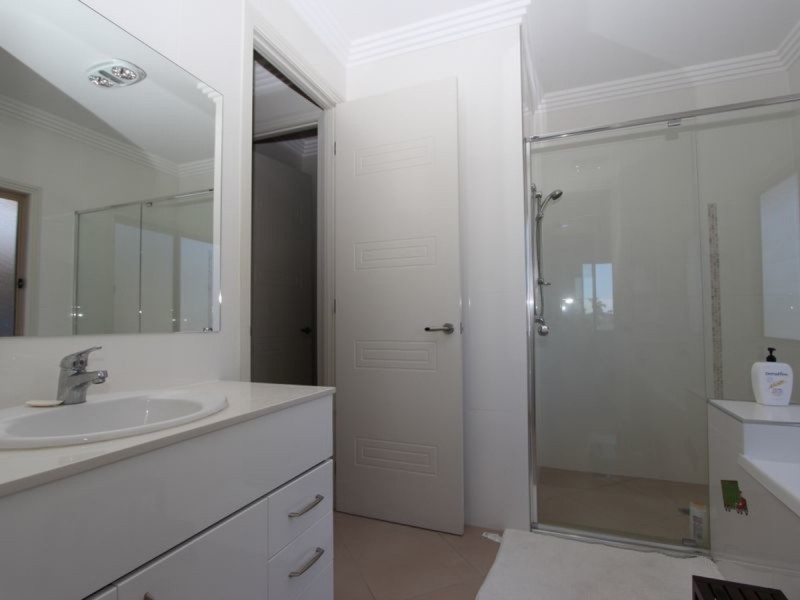 7411 Ellensbrook Drive, Hope Island QLD 4212