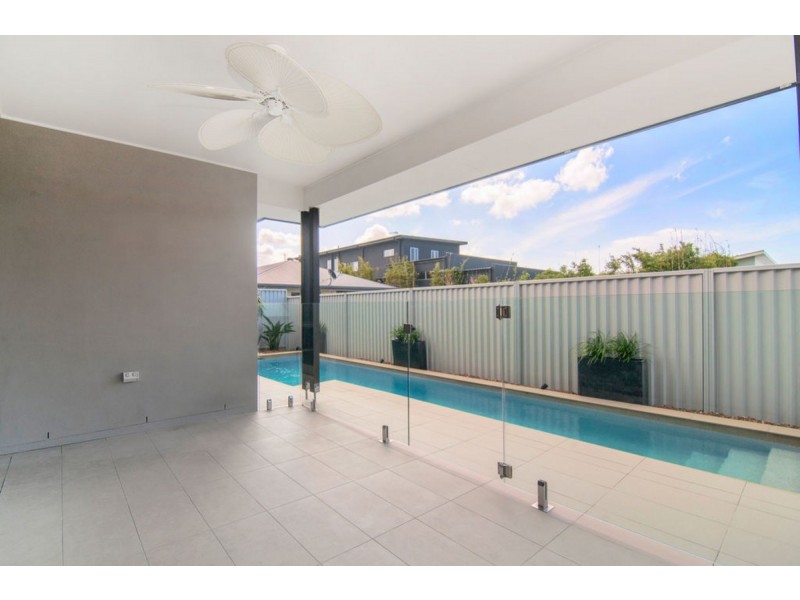6 View Line Terrace, Hope Island QLD 4212