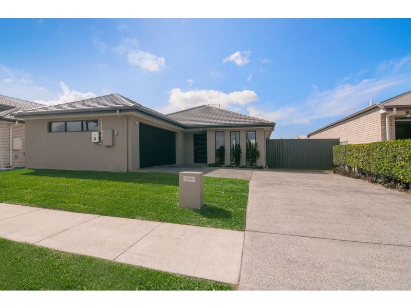 6 View Line Terrace, Hope Island QLD 4212