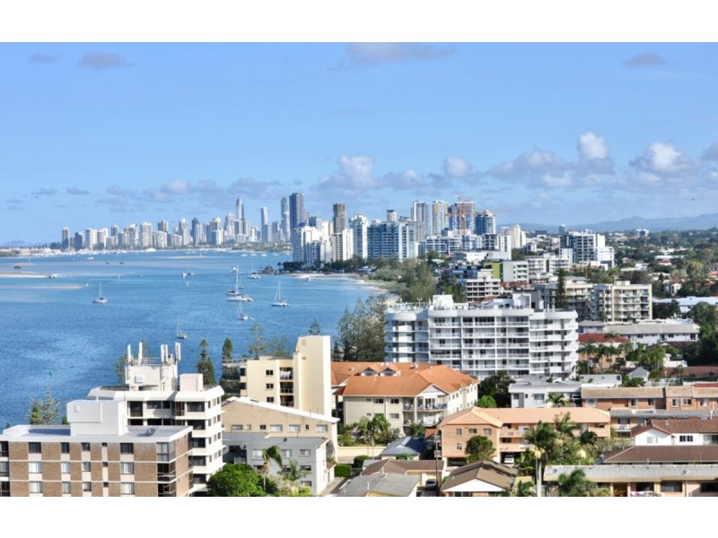 15C/5 Bayview Street, Runaway Bay QLD 4216
