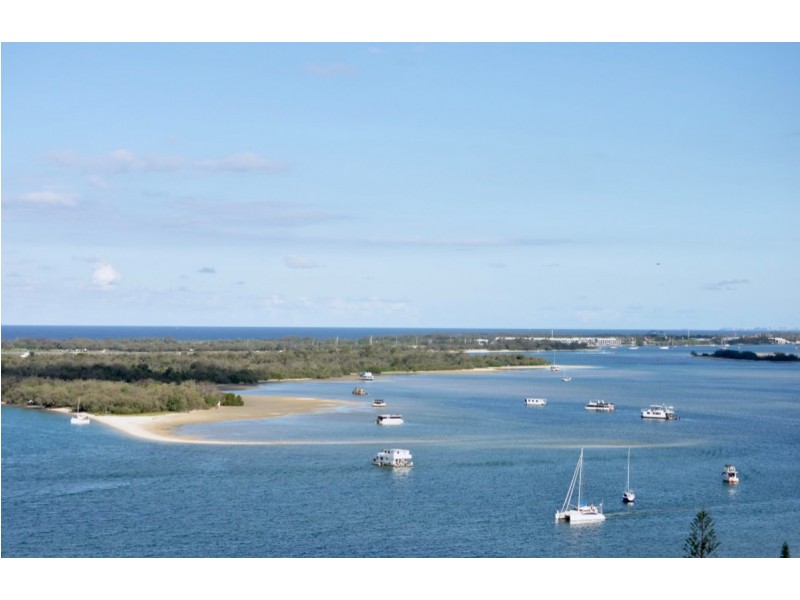 15C/5 Bayview Street, Runaway Bay QLD 4216