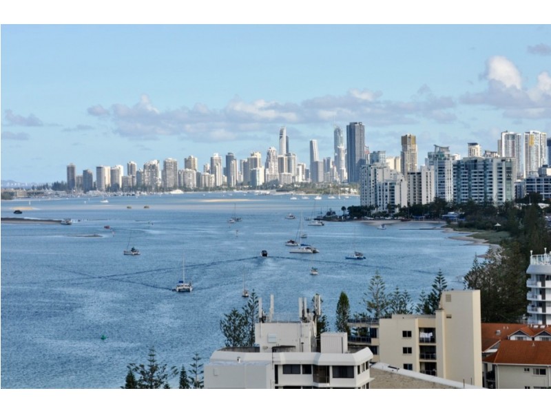 15C/5 Bayview Street, Runaway Bay QLD 4216