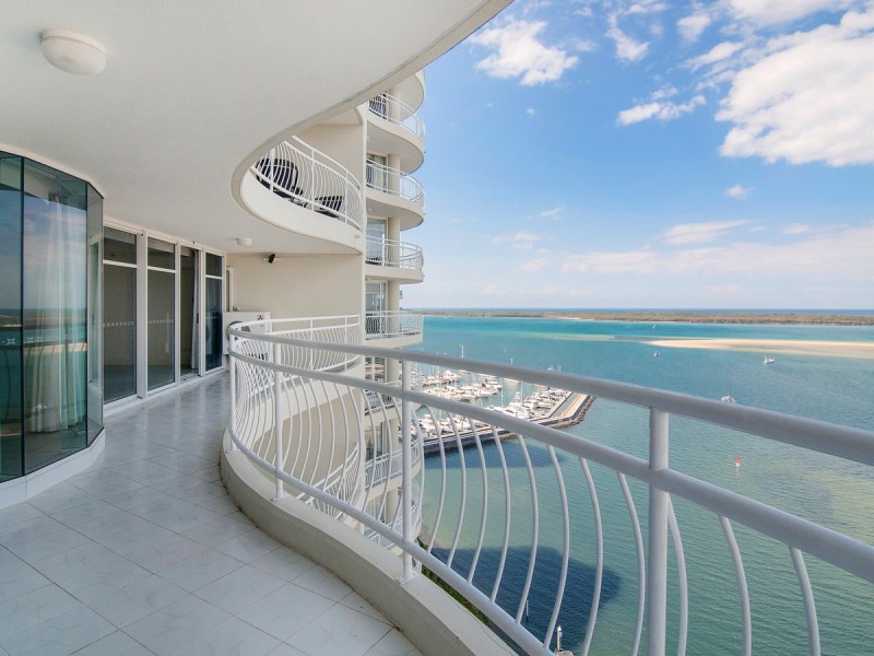 15C/5 Bayview Street, Runaway Bay QLD 4216
