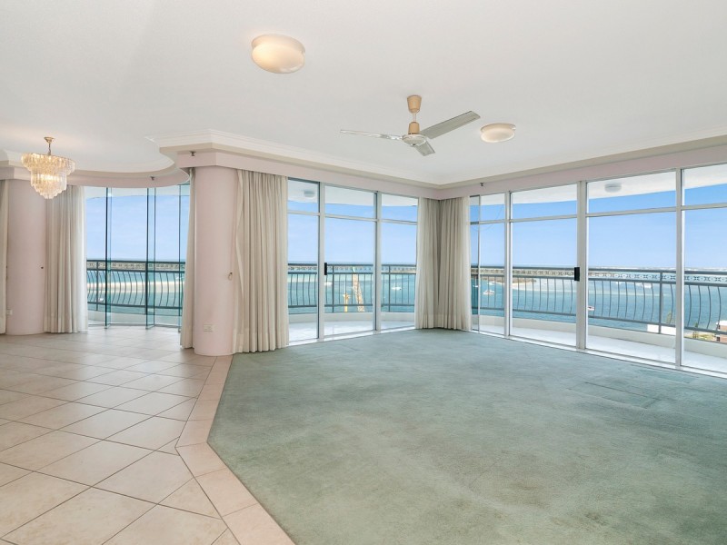 15C/5 Bayview Street, Runaway Bay QLD 4216