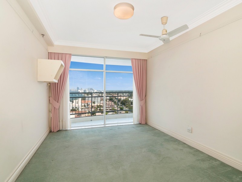 15C/5 Bayview Street, Runaway Bay QLD 4216