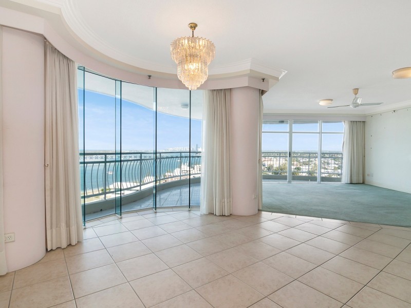15C/5 Bayview Street, Runaway Bay QLD 4216