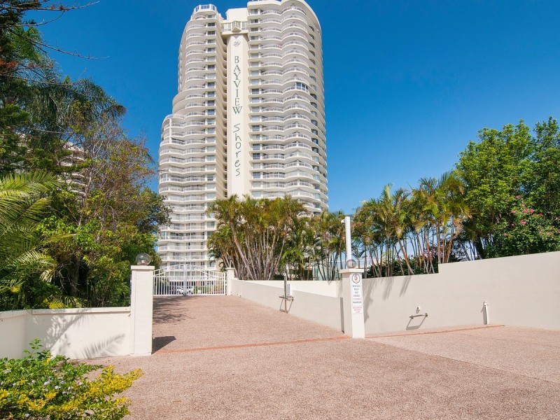 15C/5 Bayview Street, Runaway Bay QLD 4216