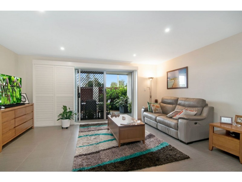 6 La Savina Drive, Coombabah QLD 4216