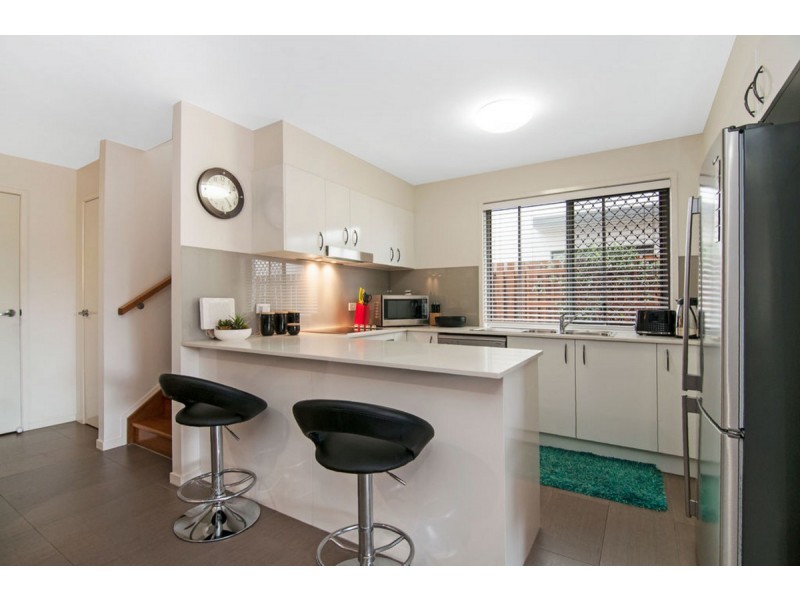 6 La Savina Drive, Coombabah QLD 4216