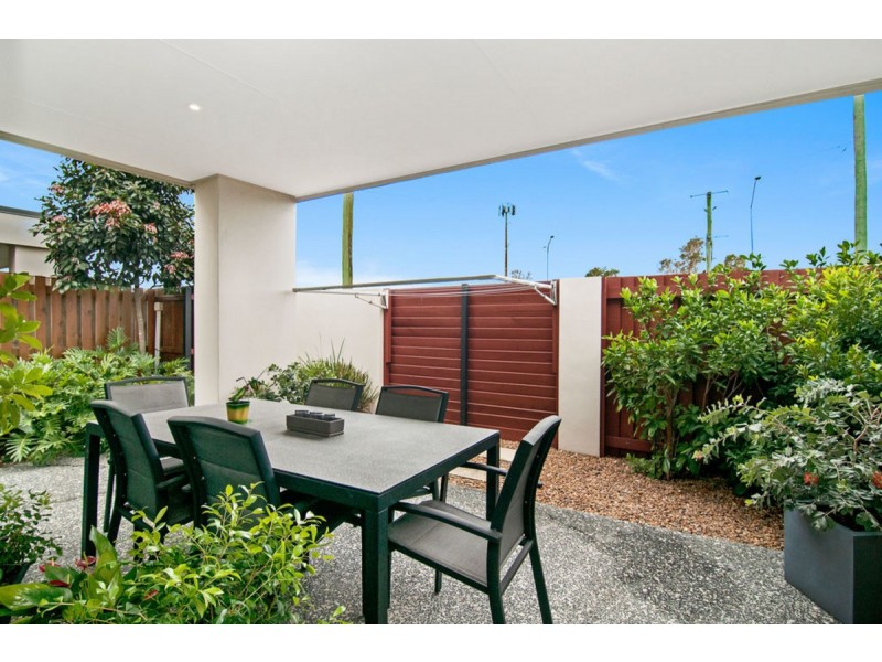 6 La Savina Drive, Coombabah QLD 4216