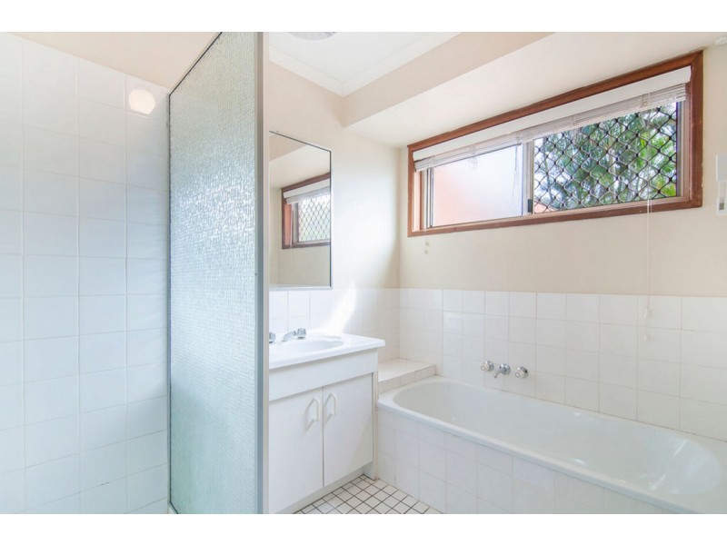 1/66 Kangaroo Avenue, Coombabah QLD 4216