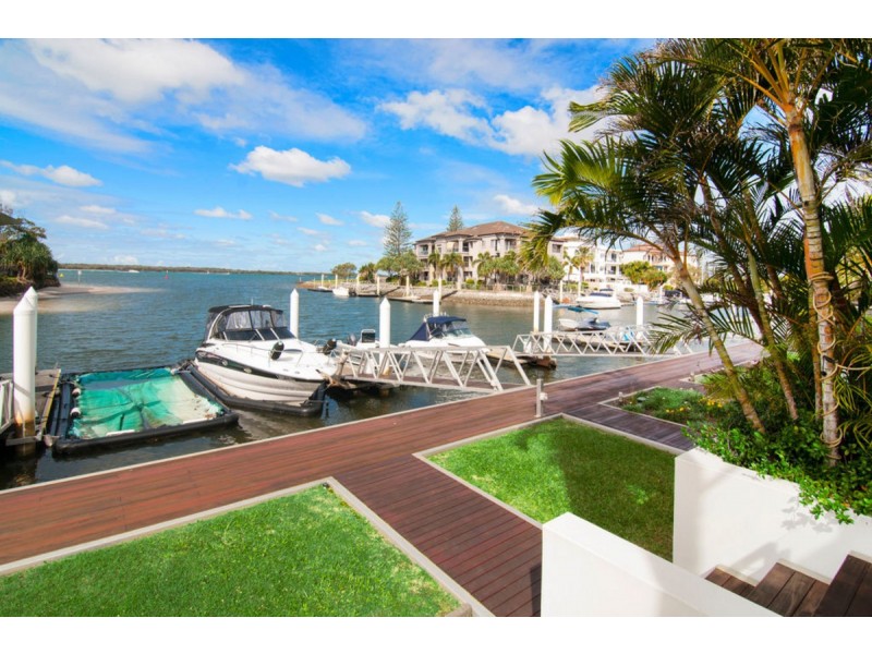 4/27-29 Madang Crescent, Runaway Bay QLD 4216