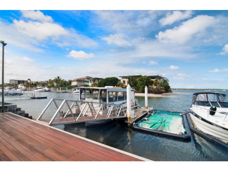 4/27-29 Madang Crescent, Runaway Bay QLD 4216