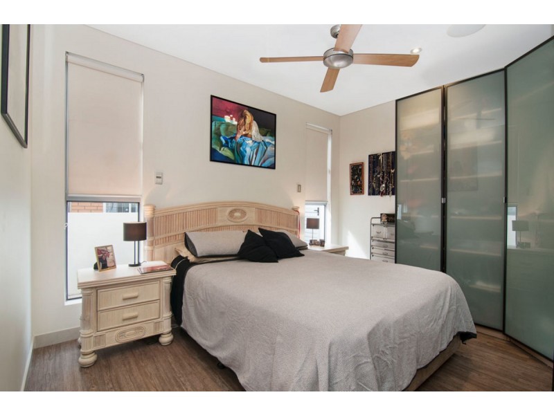 4/27-29 Madang Crescent, Runaway Bay QLD 4216