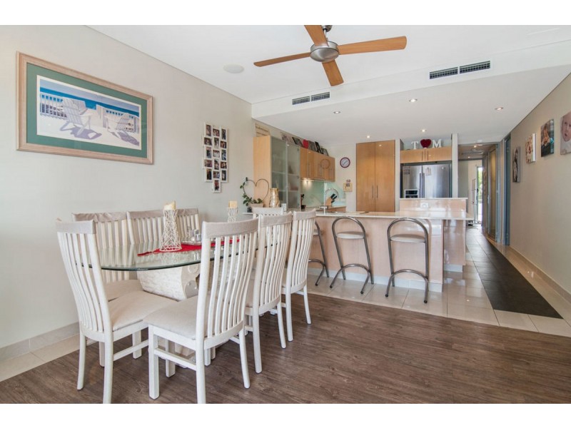 4/27-29 Madang Crescent, Runaway Bay QLD 4216