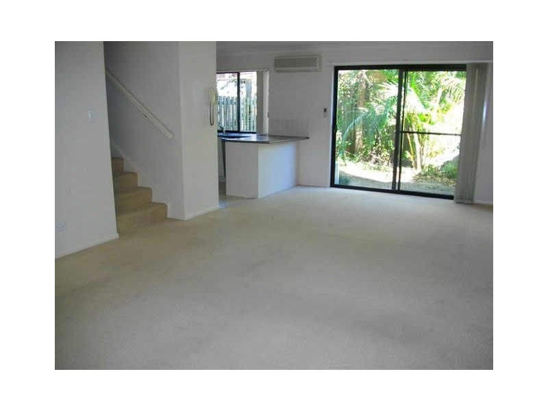 23/4 Bushmead Street, Nerang QLD 4211