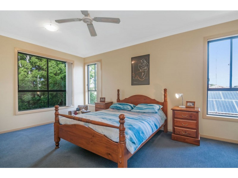 1/8 Errol Avenue, Paradise Point QLD 4216
