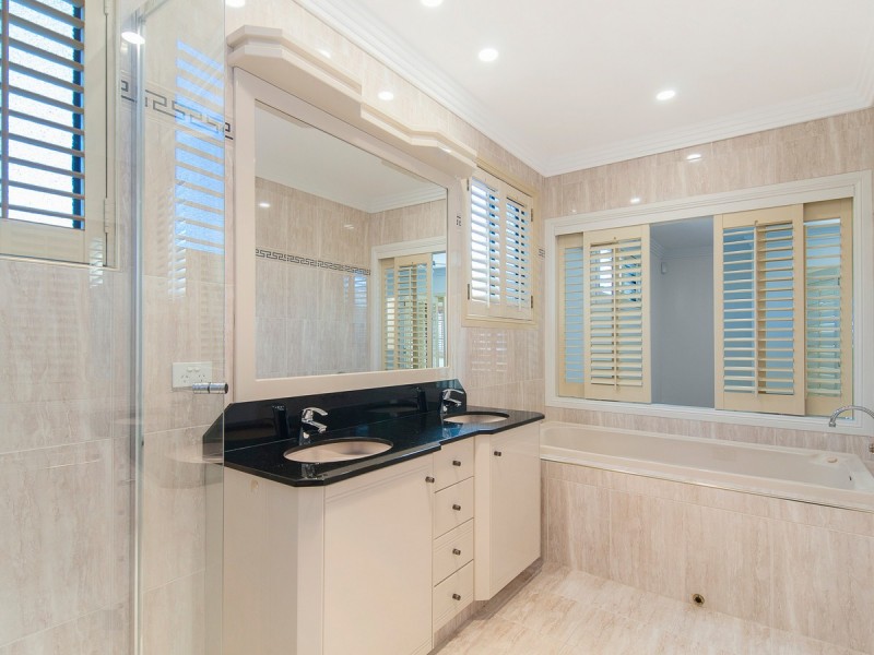 2/46 Cronin Avenue, Main Beach QLD 4217