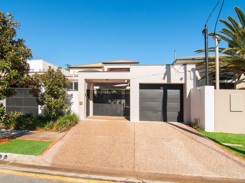 2/46 Cronin Avenue, Main Beach QLD 4217