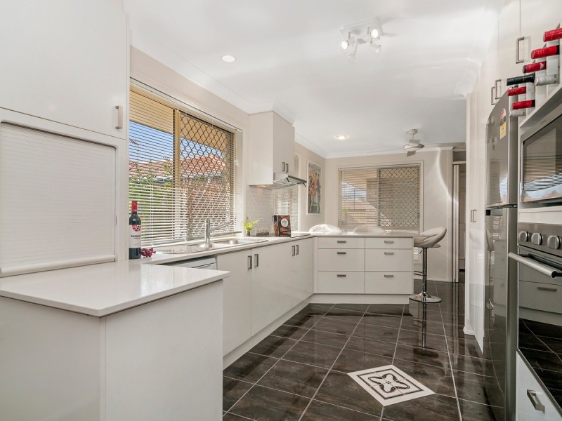 27 Numbat Court, Coombabah QLD 4216