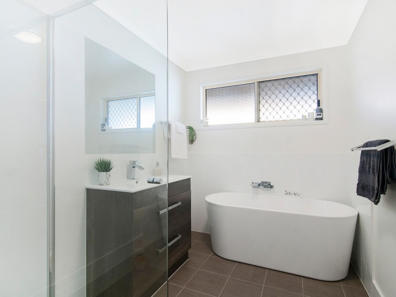 27 Numbat Court, Coombabah QLD 4216