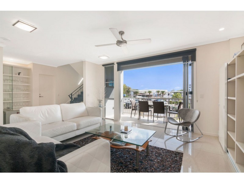 108 John Lund Drive, Hope Island QLD 4212