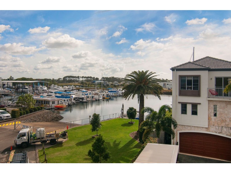 108 John Lund Drive, Hope Island QLD 4212