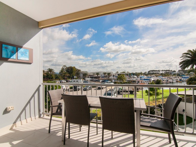 108 John Lund Drive, Hope Island QLD 4212