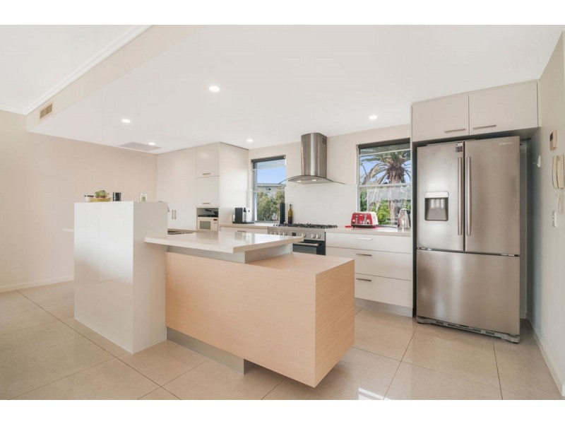 108 John Lund Drive, Hope Island QLD 4212