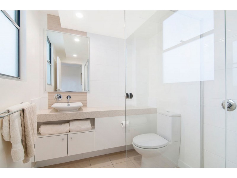 108 John Lund Drive, Hope Island QLD 4212