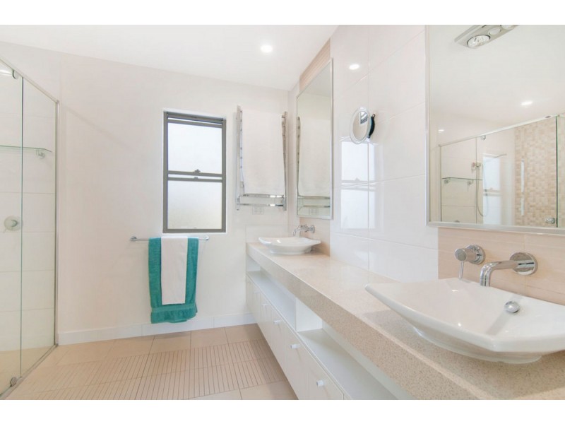 108 John Lund Drive, Hope Island QLD 4212