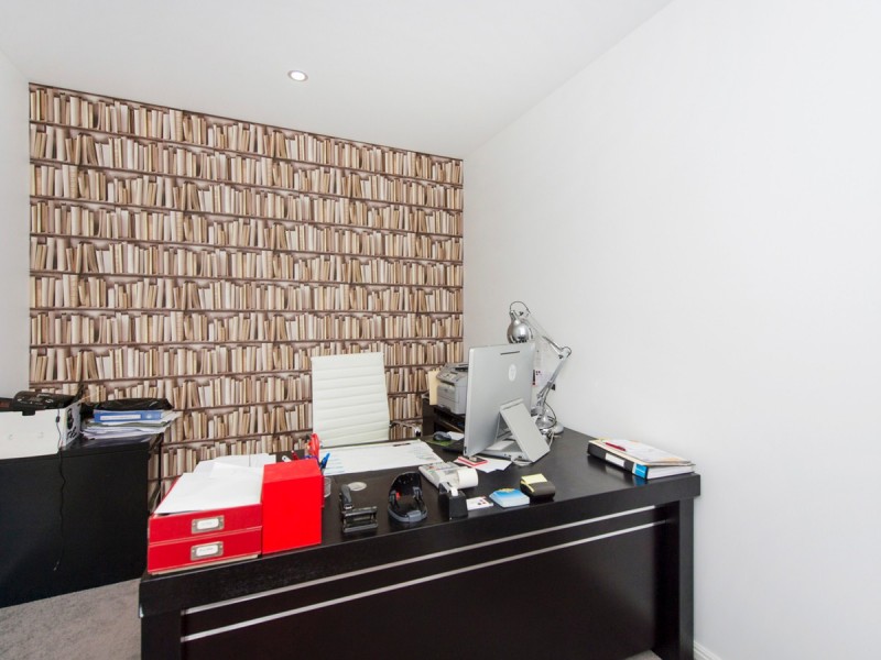 2/24 Drake Avenue, Paradise Point QLD 4216