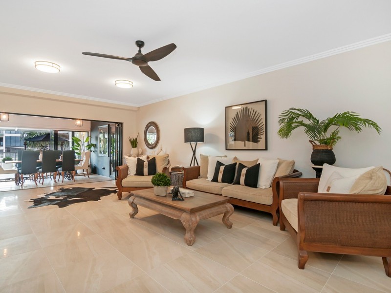 2/36-38 Oatland Esplanade, Runaway Bay QLD 4216