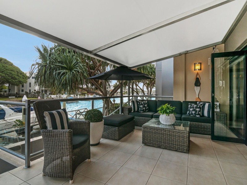 2/36-38 Oatland Esplanade, Runaway Bay QLD 4216