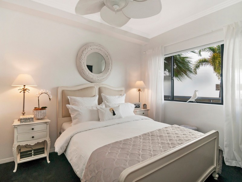 2/36-38 Oatland Esplanade, Runaway Bay QLD 4216