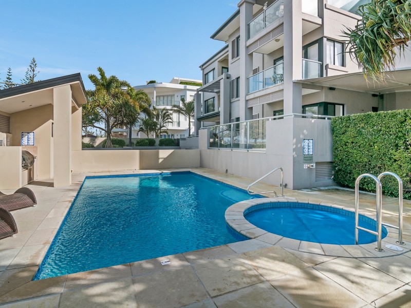 2/36-38 Oatland Esplanade, Runaway Bay QLD 4216