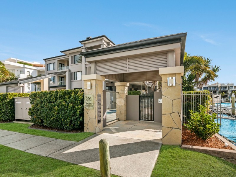 2/36-38 Oatland Esplanade, Runaway Bay QLD 4216