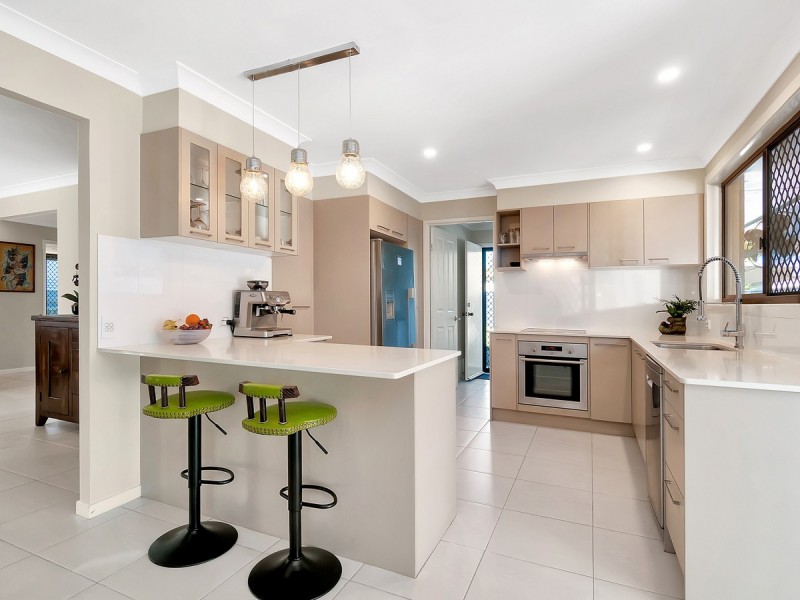 16 Menindee Avenue, Coombabah QLD 4216