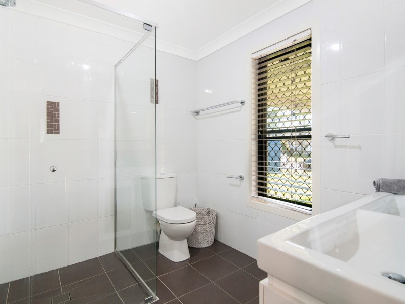 16 Menindee Avenue, Coombabah QLD 4216