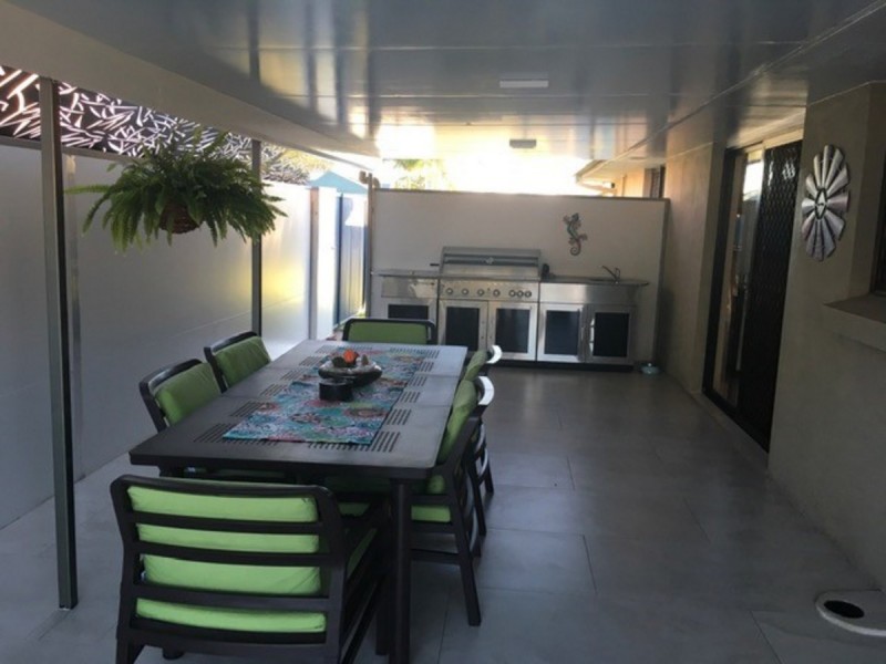 16 Menindee Avenue, Coombabah QLD 4216