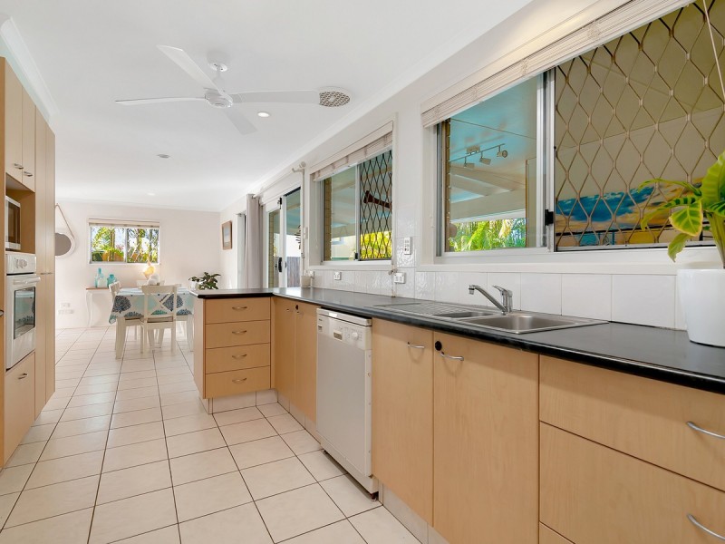 6 Okinya Street, Biggera Waters QLD 4216
