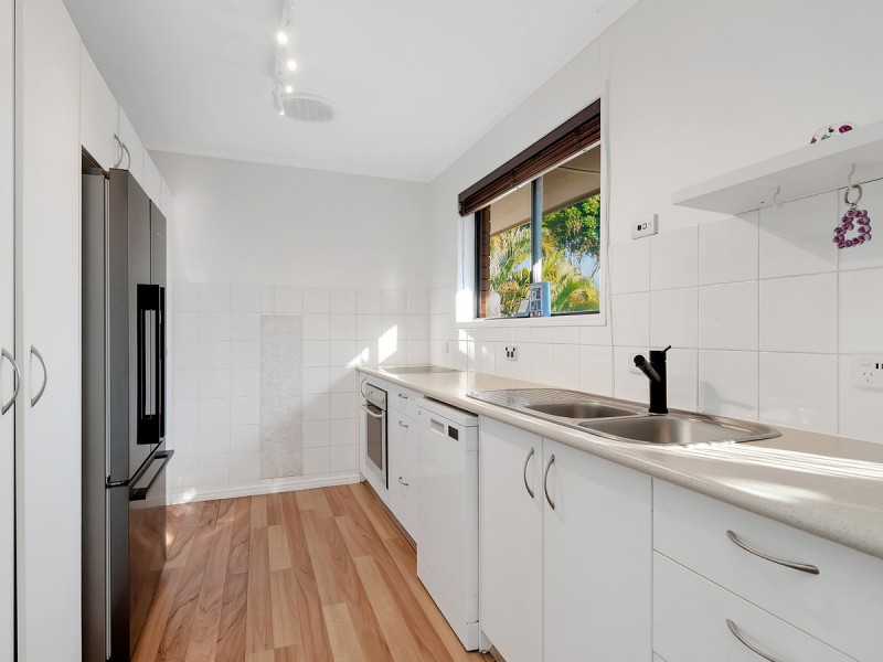 66 Hollywell Road, Biggera Waters QLD 4216
