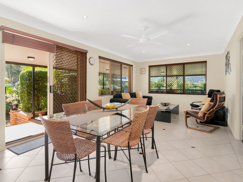 21 Coombe Avenue, Hope Island QLD 4212