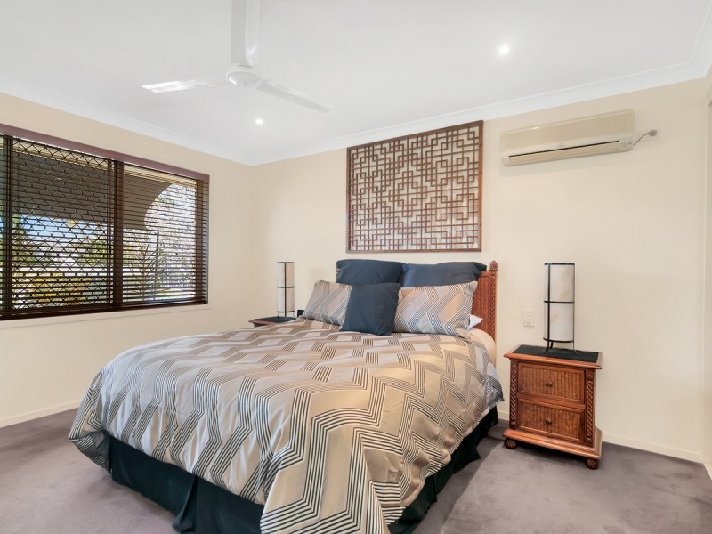 21 Coombe Avenue, Hope Island QLD 4212